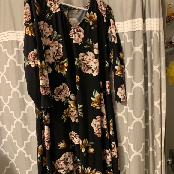 Floral Dress - Picture 6 of 7